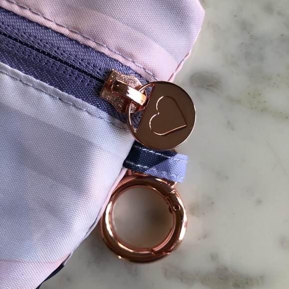 DESIGN LOVE FEST Fold-Up Tote - Picture 3 of 6